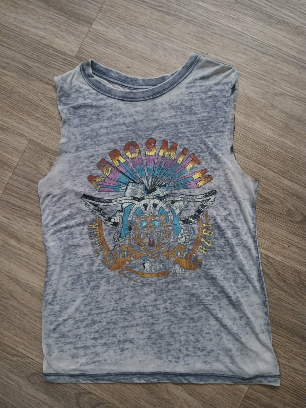 Kids' Sleeveless Graphic Tee in Heather Gray